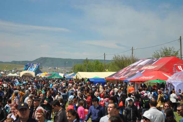 Крымские татары под российскими и национальными флагами отметили праздник «Хыдырлез» (ФОТОРЕПОРТАЖ) | Русская весна