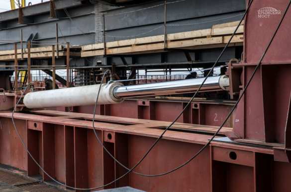 Крымский мост растет: строители сооружают морские пролеты (ФОТО, ВИДЕО) | Русская весна