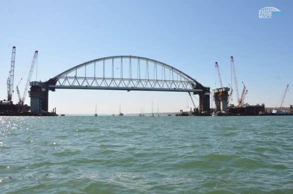 Парусная регата прошла под аркой Крымского моста (ФОТО, ВИДЕО) | Русская весна