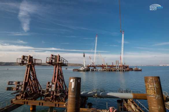 На строительстве Крымского моста возведено 200 опор (ФОТО, ВИДЕО) | Русская весна