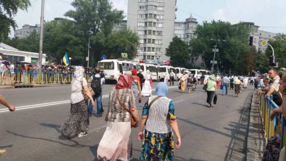 МОЛНИЯ: Крестный ход достиг Киево-Печерской Лавры (ФОТО+ПРЯМАЯ ТРАНСЛЯЦИЯ) | Русская весна