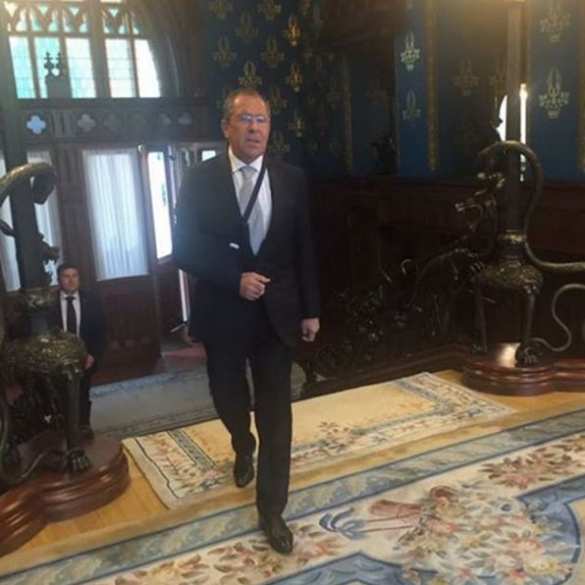 Лавров появился на официальной встрече с перебинтованной рукой (ФОТО)  | Русская весна