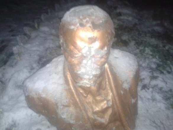 Война памятников в Одессе продолжается: изуродовали Ильича (фото) | Русская весна