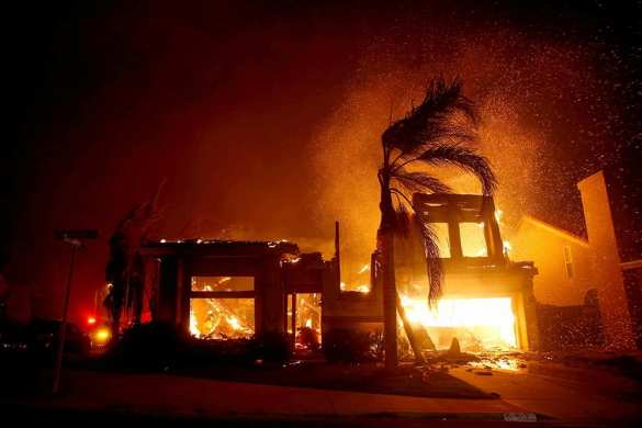 Жуткие кадры: страшный пожар уничтожил более 7600 домов в США (+ВИДЕО, ФОТО) | Русская весна