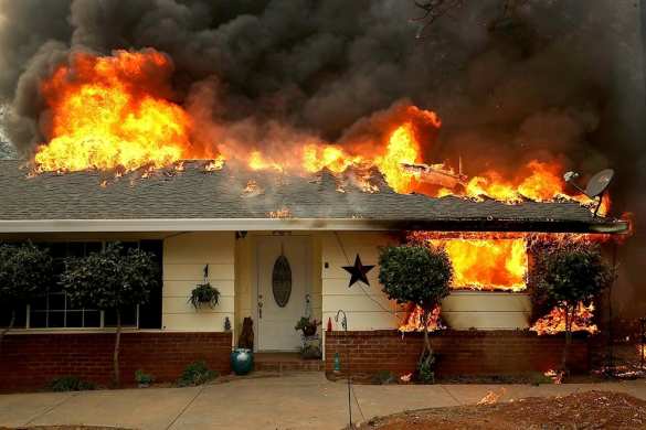 Жуткие кадры: страшный пожар уничтожил более 7600 домов в США (+ВИДЕО, ФОТО) | Русская весна