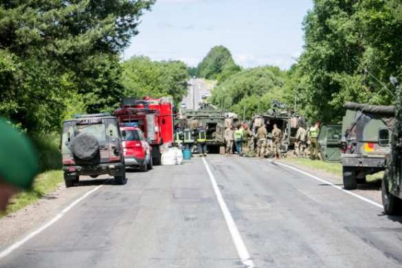 В Литве столкнулись четыре военных бронемашины (ФОТО) | Русская весна