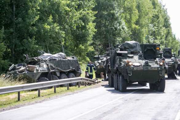В Литве столкнулись четыре военных бронемашины (ФОТО) | Русская весна