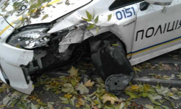 Остров невезения: Львовские полицейские разбили авто (ФОТО, ВИДЕО) | Русская весна