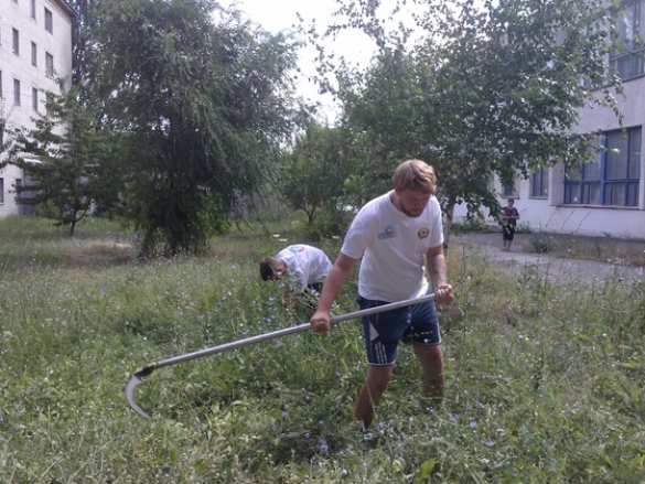 Луганские студенты восстанавливают свой ВУЗ, пострадавший от обстрелов ВСУ (ФОТО) | Русская весна