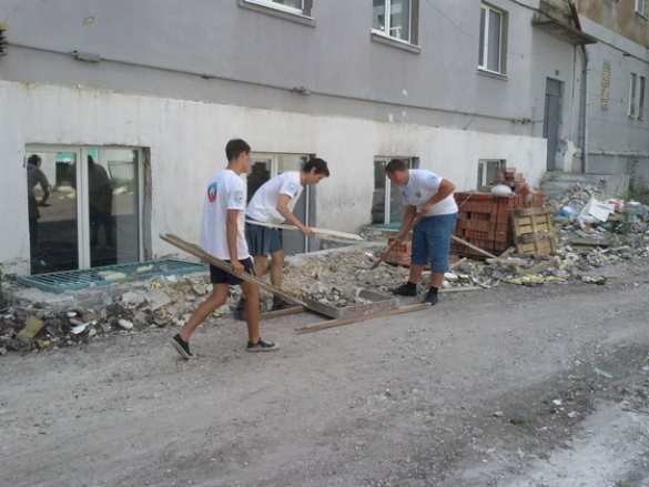 Луганские студенты восстанавливают свой ВУЗ, пострадавший от обстрелов ВСУ (ФОТО) | Русская весна