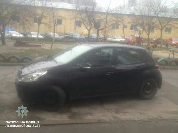 Львовянка-наркоманка сбила двух копов и полкилометра везла одного из них на капоте (ФОТО) | Русская весна