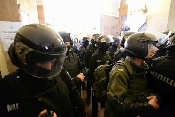 Бунт неонацистов во Львове: в город стянуты войска, сорвано заседание горсовета (ФОТО, ВИДЕО, ОБНОВЛЕНО) | Русская весна