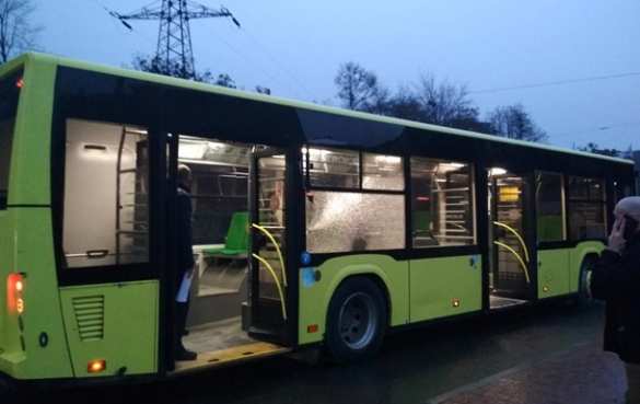 Это Украина: во Львове обстреляли пассажирский автобус (ФОТО) | Русская весна