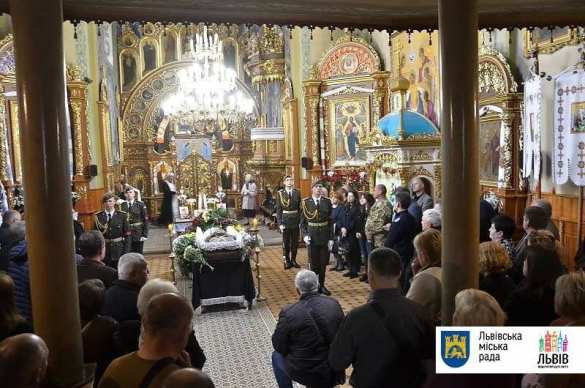 Во Львове помпезно похоронили уничтоженного на Донбассе «ВСУшника» (ФОТО) | Русская весна