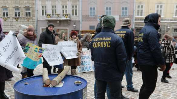 Львовский майдан: боевики «Азова» собрались у здания горсовета (ФОТО, ВИДЕО) | Русская весна