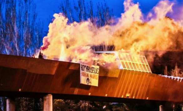 Главную мечеть Мадрида подожгли после терактов в Брюсселе (ФОТО) | Русская весна