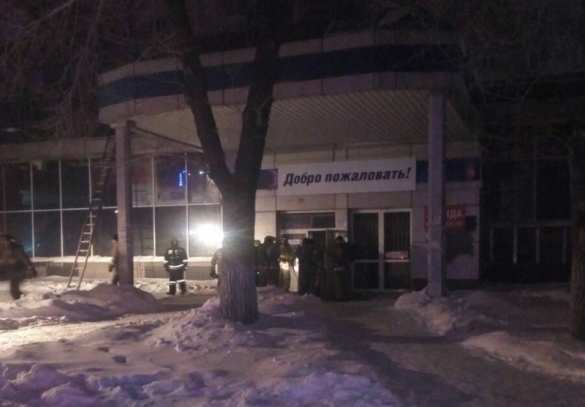 Беда не приходит одна: в Магнитогорске из-за пожара эвакуированы жильцы дома, где обрушился подъезд (ФОТО) | Русская весна