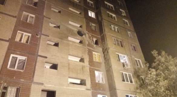 СРОЧНО: ВСУ обстреляли Макеевку, поврежден жилой дом, сообщается о жертвах (+ФОТО) | Русская весна