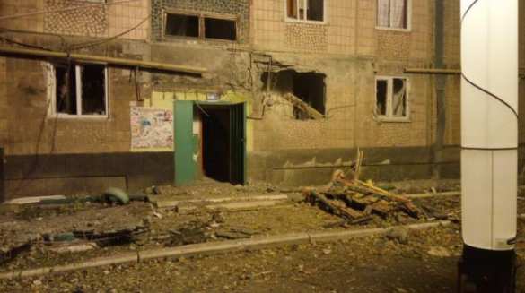 СРОЧНО: ВСУ обстреляли Макеевку, поврежден жилой дом, сообщается о жертвах (+ФОТО) | Русская весна