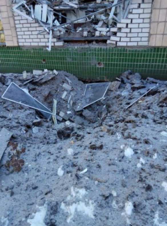 ВАЖНО: Обстрелы продолжаются, школа в Макеевке эвакуирована, попадание в 9-этажный дом, в Донецке ограничено движение транспорта (+ФОТО) | Русская весна