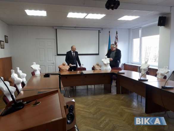 Это Украина: в горсовете Черкасс «заседали» манекены (ФОТО) | Русская весна