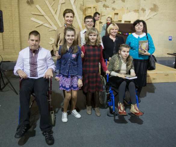 Жена Порошенко открыла книжную выставку с трудами Гитлера (ФОТО) | Русская весна