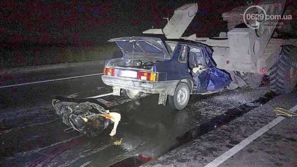 Под Мариуполем в ДТП с военным тягачом погибли женщина и ребенок (ФОТО, ВИДЕО 18+) | Русская весна