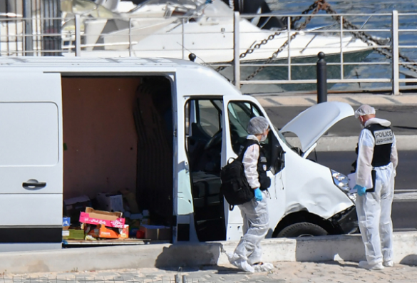 Во Франции автомобиль въехал в автобусные остановки, есть погибшие и пострадавшие (+ВИДЕО, ФОТО) | Русская весна