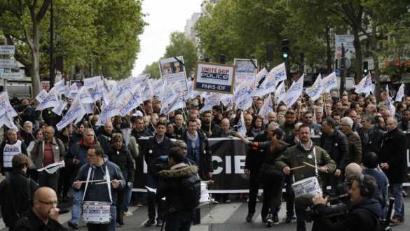 В Париже тысячи полицейских вышли на «Марш гнева» (ФОТО, ВИДЕО) | Русская весна