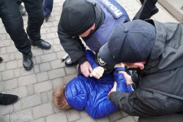 Дикий Киев:  на участников «марша феминисток» напали с кефиром и зеленкой (ФОТО, ВИДЕО) | Русская весна