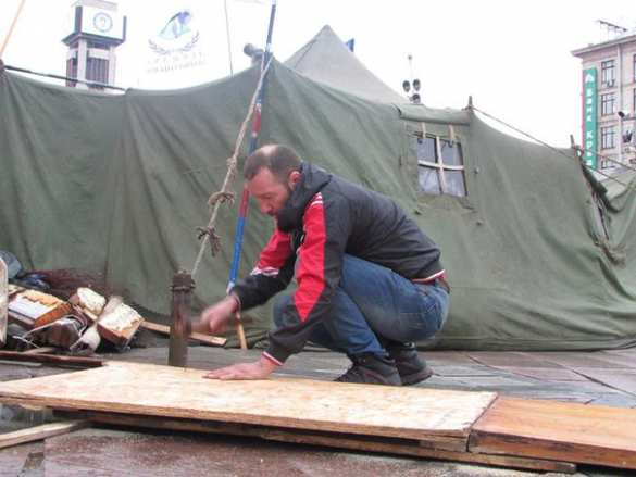Участники Третьего Майдана продолжают оставаться в центре Киева (ФОТО, ВИДЕО) | Русская весна
