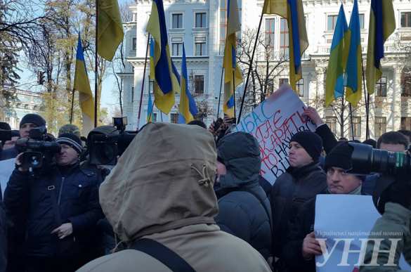 Хроники нового майдана: «титушки», автозаки и чучело Порошенко на унитазе (ФОТО, ВИДЕО) | Русская весна