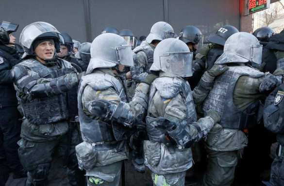 Майдан в Киеве: тысячи протестующих собрались у стен Рады (+ФОТО, ПРЯМАЯ ТРАНСЛЯЦИЯ) | Русская весна