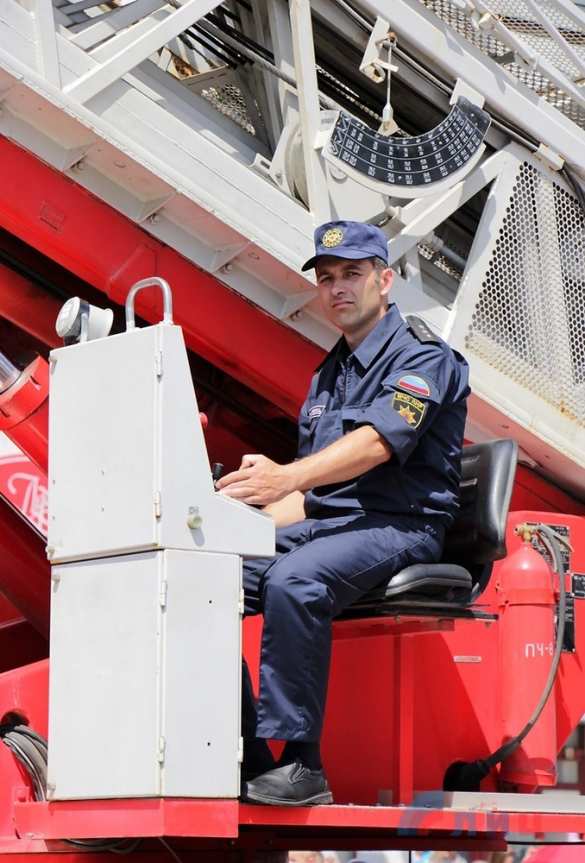 МЧС ЛНР продемонстрировало новейшую спасательную технику, полученную из России (ФОТО) | Русская весна