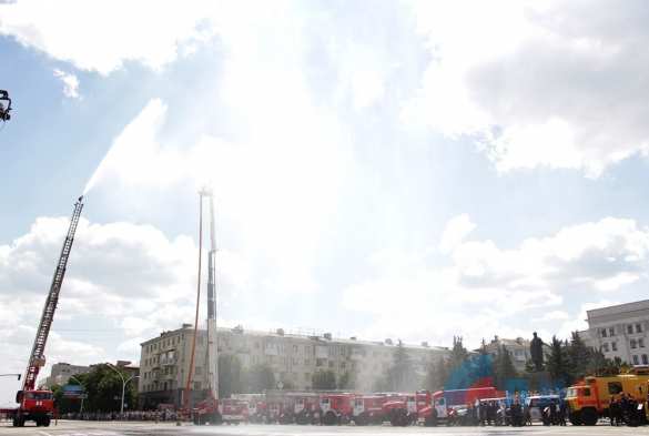 МЧС ЛНР продемонстрировало новейшую спасательную технику, полученную из России (ФОТО) | Русская весна