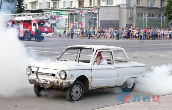 МЧС ЛНР продемонстрировало новейшую спасательную технику, полученную из России (ФОТО) | Русская весна