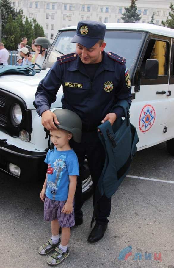 МЧС ЛНР продемонстрировало новейшую спасательную технику, полученную из России (ФОТО) | Русская весна