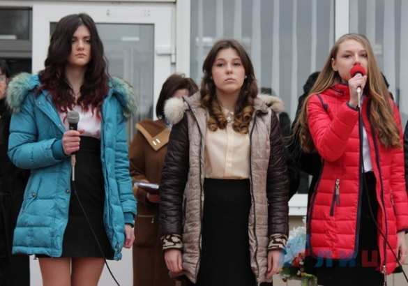 Мемориальная доска в память о российских журналистах открыта в поселке Металлист в ЛНР (ФОТО, ВИДЕО) | Русская весна