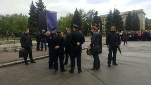 Порошенко и Аваков вводят на оккупированный Донбасс подразделения нацполиции после Дня Победы (+ФОТО) | Русская весна