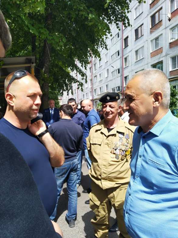 Народ Осетии — народу Донбасса: траурные мероприятия памяти комбата ДНР Олега Мамиева прошли во Владикавказе (ФОТО) | Русская весна