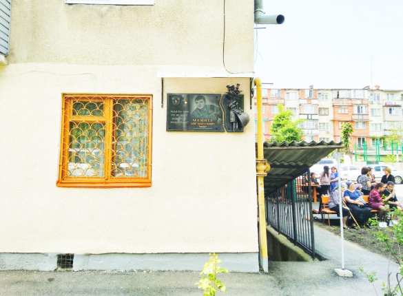 Народ Осетии — народу Донбасса: траурные мероприятия памяти комбата ДНР Олега Мамиева прошли во Владикавказе (ФОТО) | Русская весна