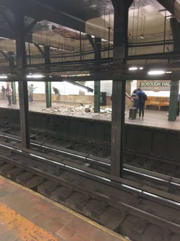 В метро Нью-Йорка обвалился потолок (ФОТО, ВИДЕО) | Русская весна
