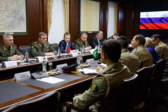 Глава Генштаба РФ принял пакистанского коллегу в Москве (ФОТО) | Русская весна