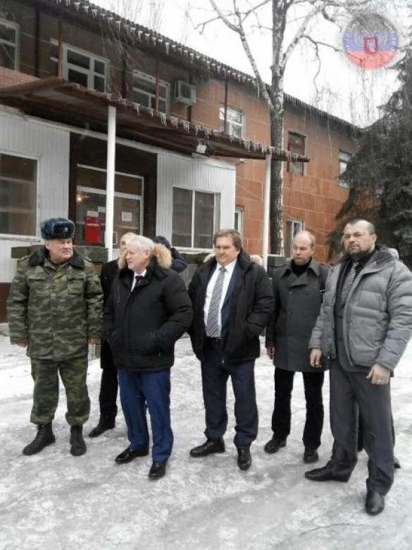 Председатель «Справедливой России» Миронов привез в ДНР гуманитарную помощь (фото) | Русская весна