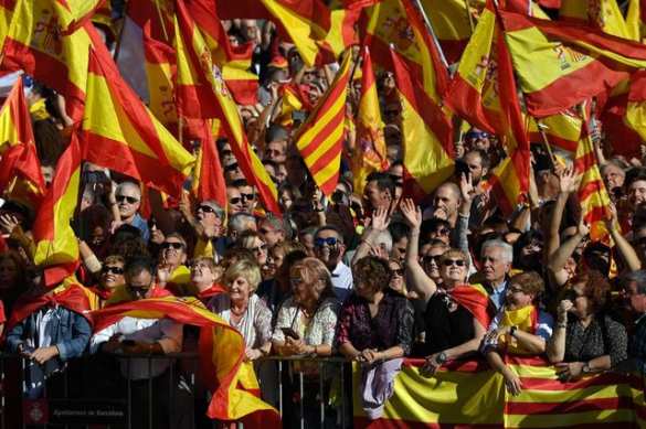 В Барселоне около 160 тыс. людей вышли на улицы в поддержку мигрантов (ФОТО, ВИДЕО) | Русская весна