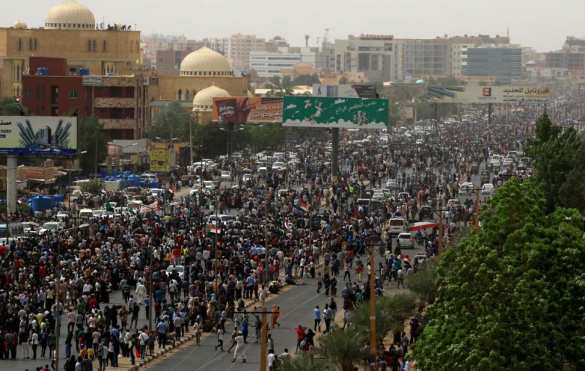 По сценарию Майдана — на митинге в Судане неизвестные снайперы открыли огонь по толпе, множество убитых (ФОТО, ВИДЕО) | Русская весна