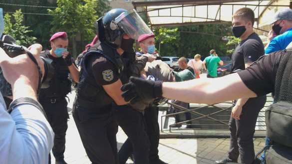 «Вова, выходи, нам не смешно!» — сторонники Шария собрались у дома Зеленского (ФОТО, ПРЯМАЯ ТРАНСЛЯЦИЯ) | Русская весна