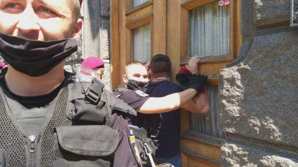 «Вова, выходи, нам не смешно!» — сторонники Шария собрались у дома Зеленского (ФОТО, ПРЯМАЯ ТРАНСЛЯЦИЯ) | Русская весна