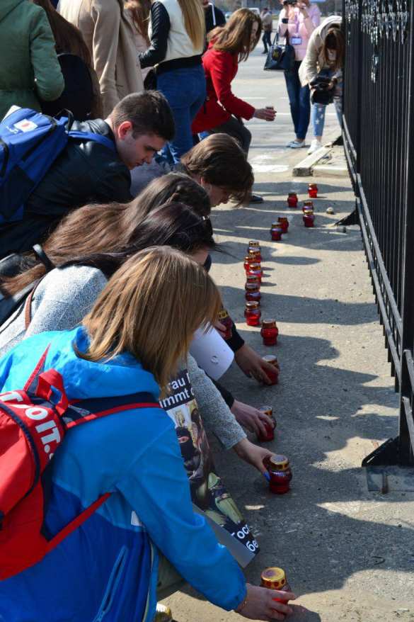 Европа, забери своих нацистов и убийц! — Луганская молодёжь пикетирует ОБСЕ (ФОТО) | Русская весна