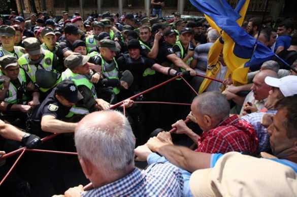 В Киеве сторонники Саакашвили  подрались с полицией (ФОТО, ВИДЕО) | Русская весна